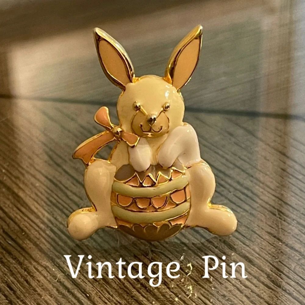 Vintage Steinmetz Gold-tone & Cream Enamel Bunny Brooch